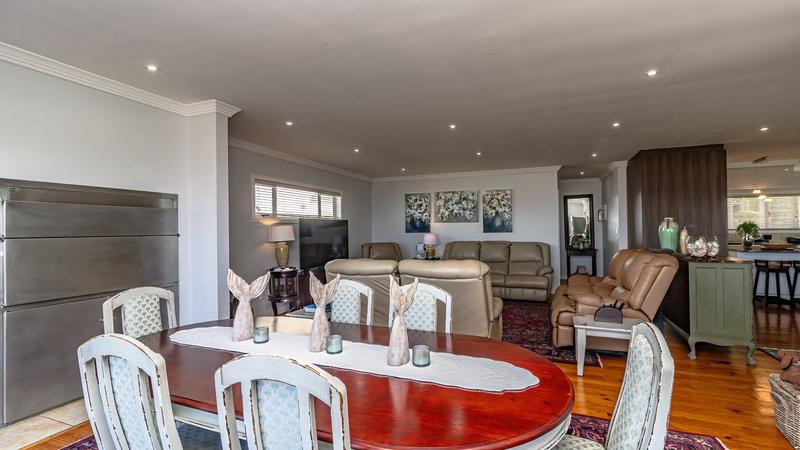 5 Bedroom Property for Sale in Southern Cross Western Cape
